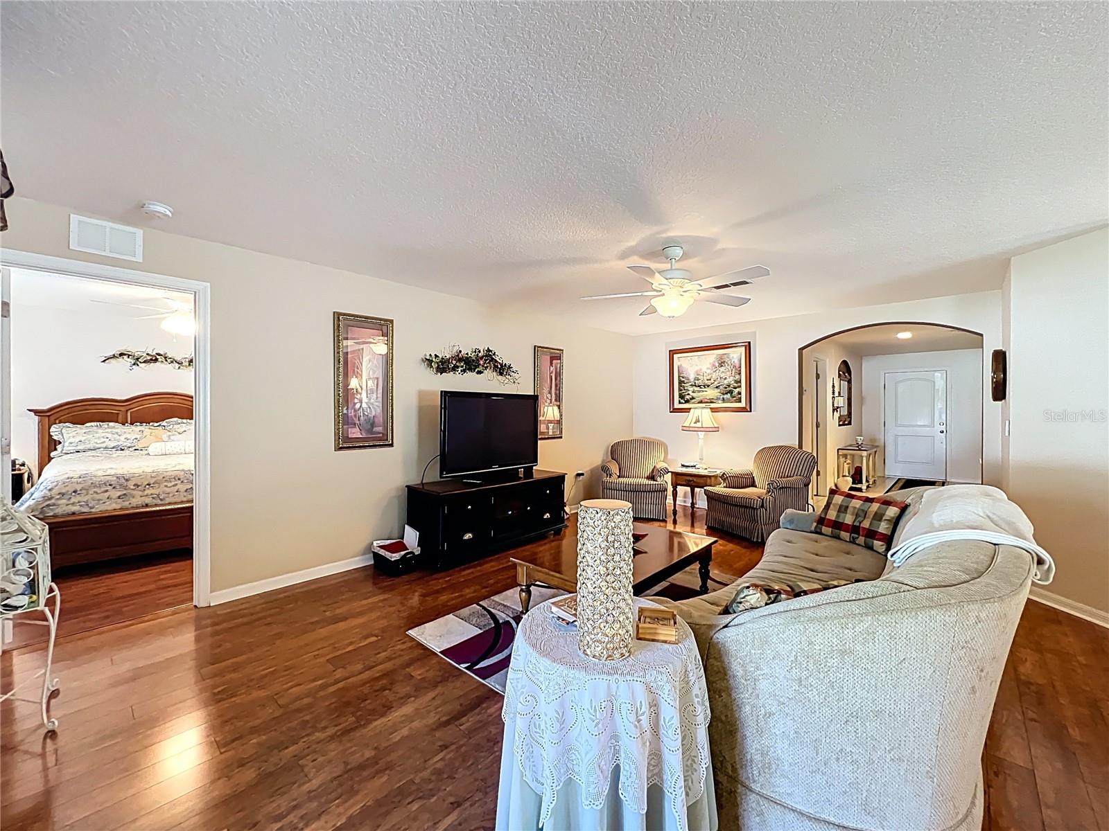 817 LAUREL VIEW WAY, GROVELAND, FL, 34736