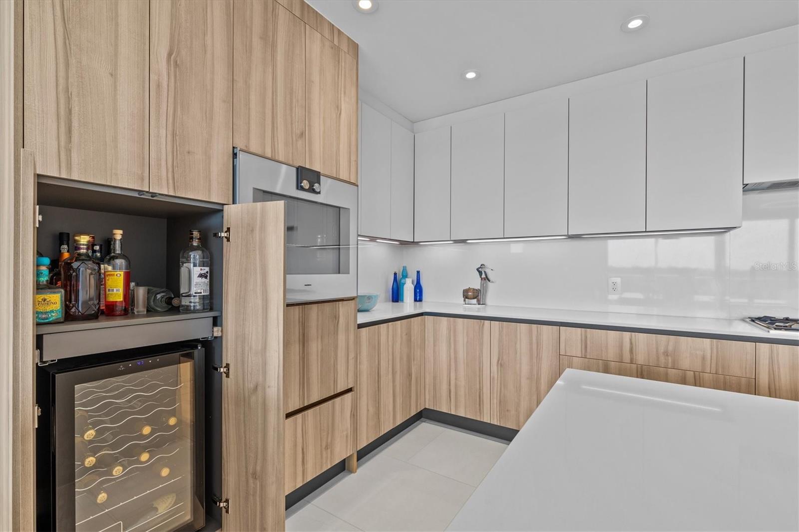 1020 SUNSET POINT RD #510, CLEARWATER, FL, 33755