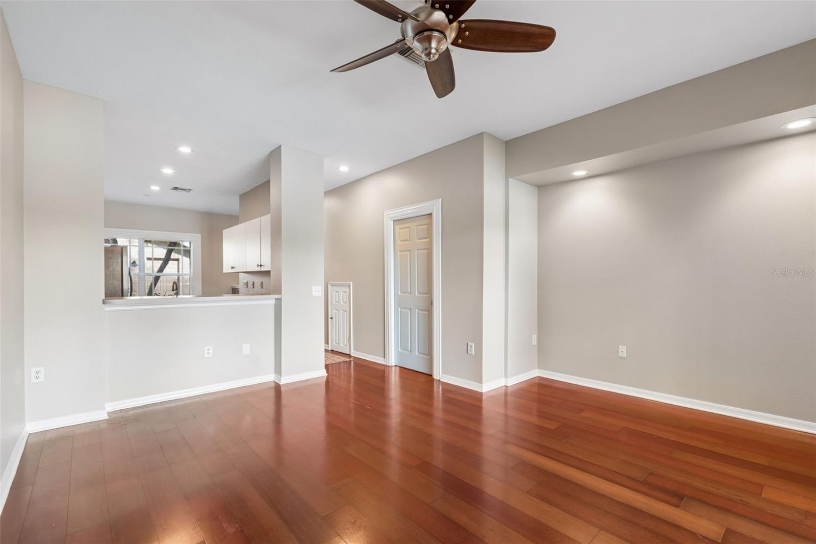 18529 PEBBLE LAKE CT, TAMPA, FL, 33647