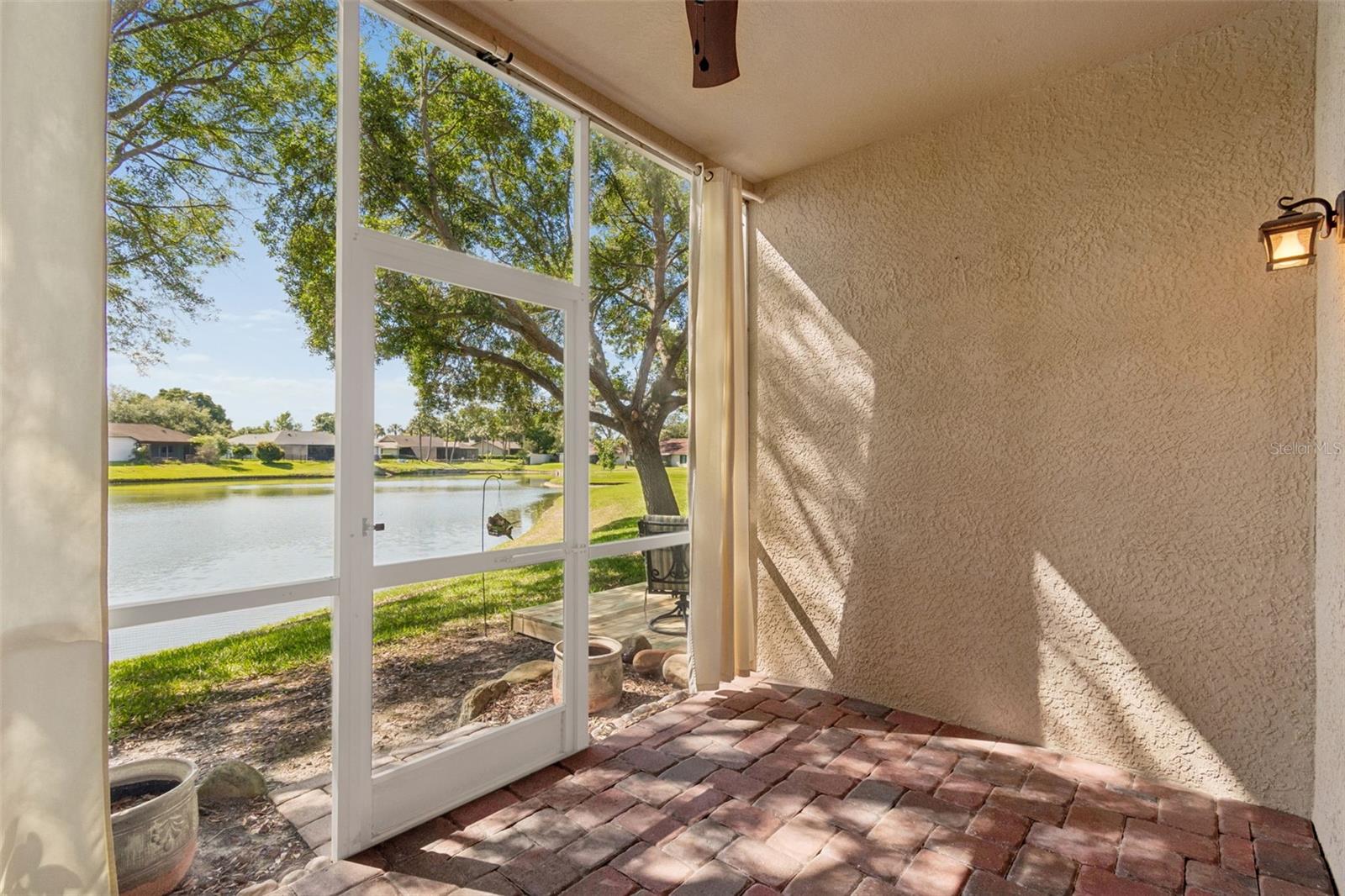 18529 PEBBLE LAKE CT, TAMPA, FL, 33647