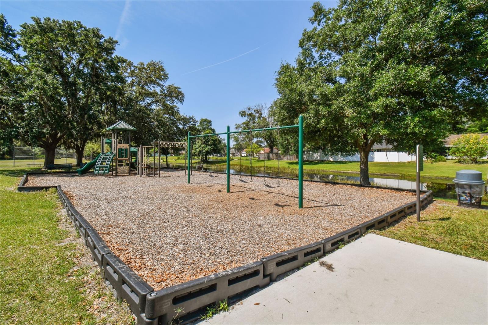 18529 PEBBLE LAKE CT, TAMPA, FL, 33647