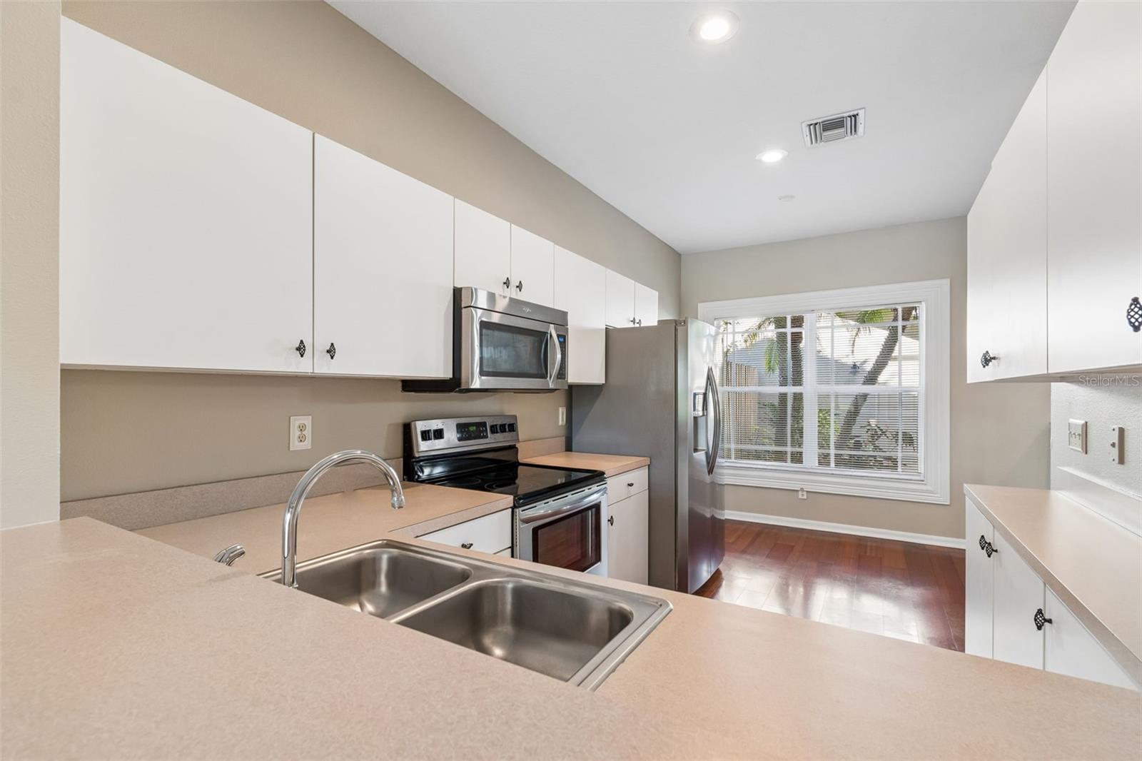 18529 PEBBLE LAKE CT, TAMPA, FL, 33647