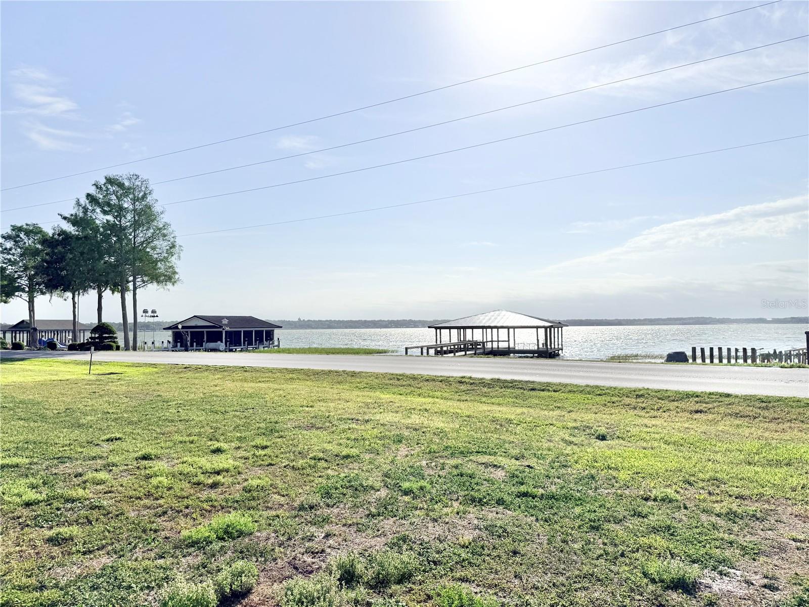 3155 LAKESHORE DR, MOUNT DORA, FL, 32757