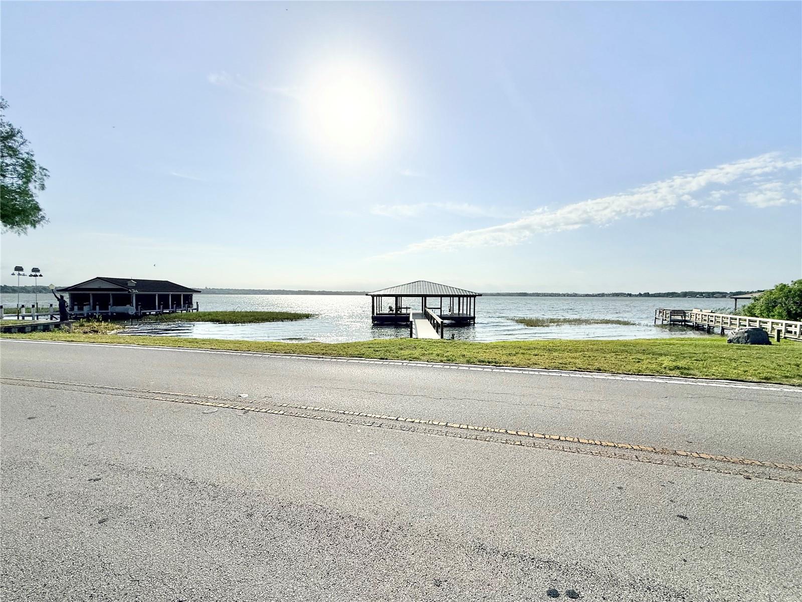 3155 LAKESHORE DR, MOUNT DORA, FL, 32757