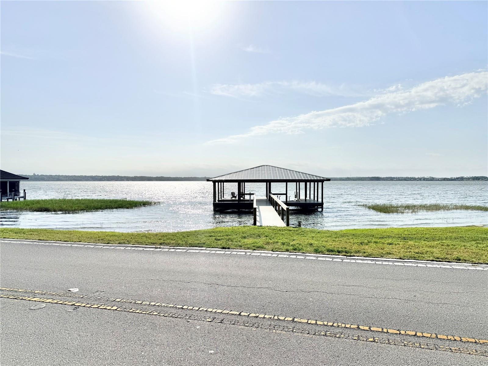 3155 LAKESHORE DR, MOUNT DORA, FL, 32757