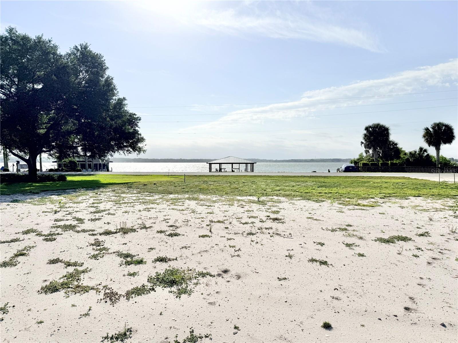 3155 LAKESHORE DR, MOUNT DORA, FL, 32757