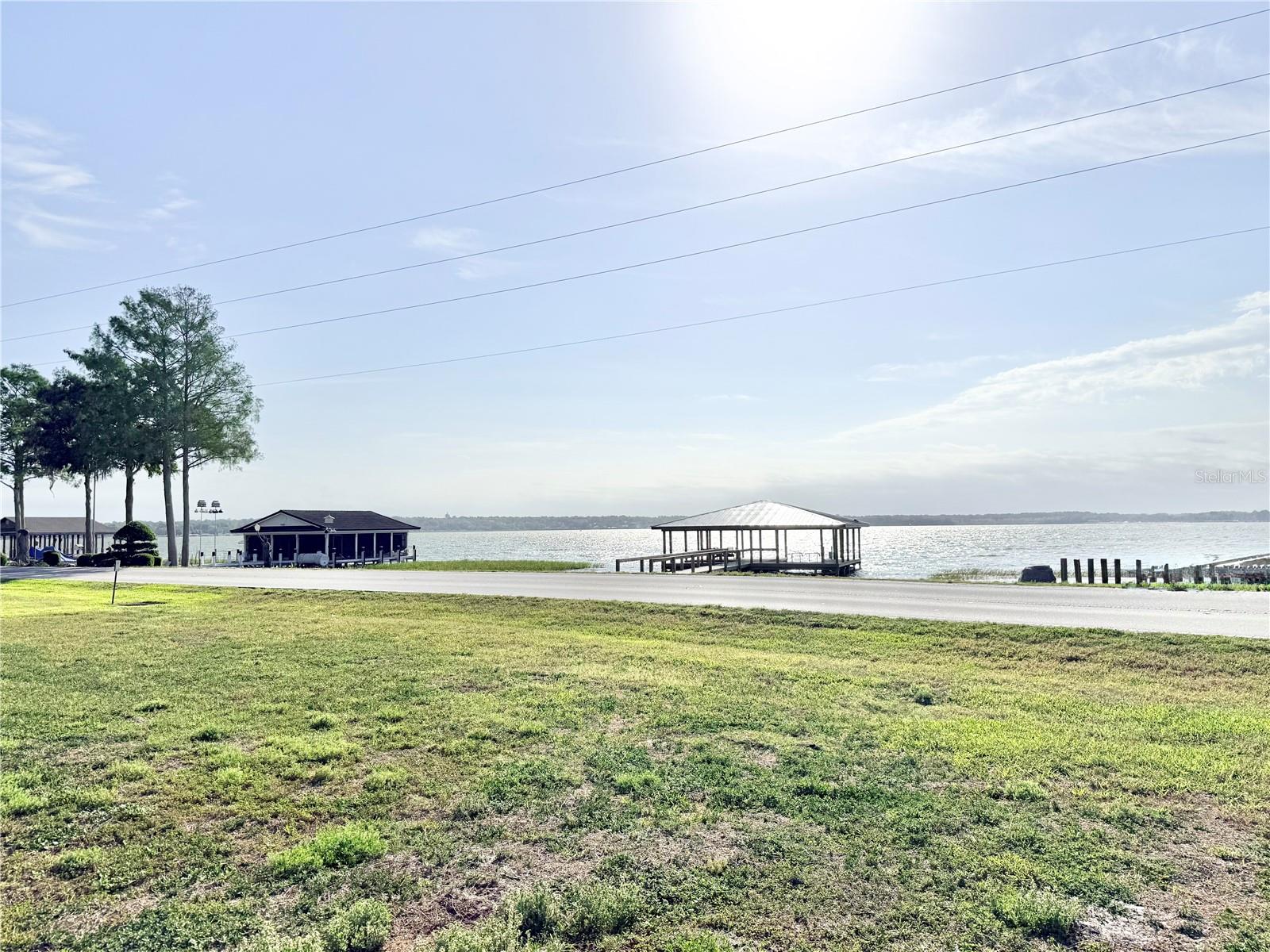 3155 LAKESHORE DR, MOUNT DORA, FL, 32757