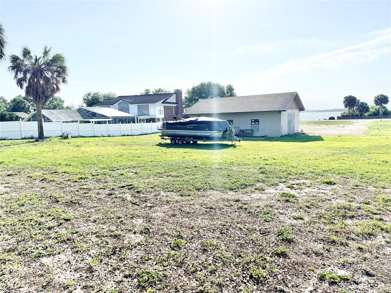 3155 LAKESHORE DR, MOUNT DORA, FL, 32757