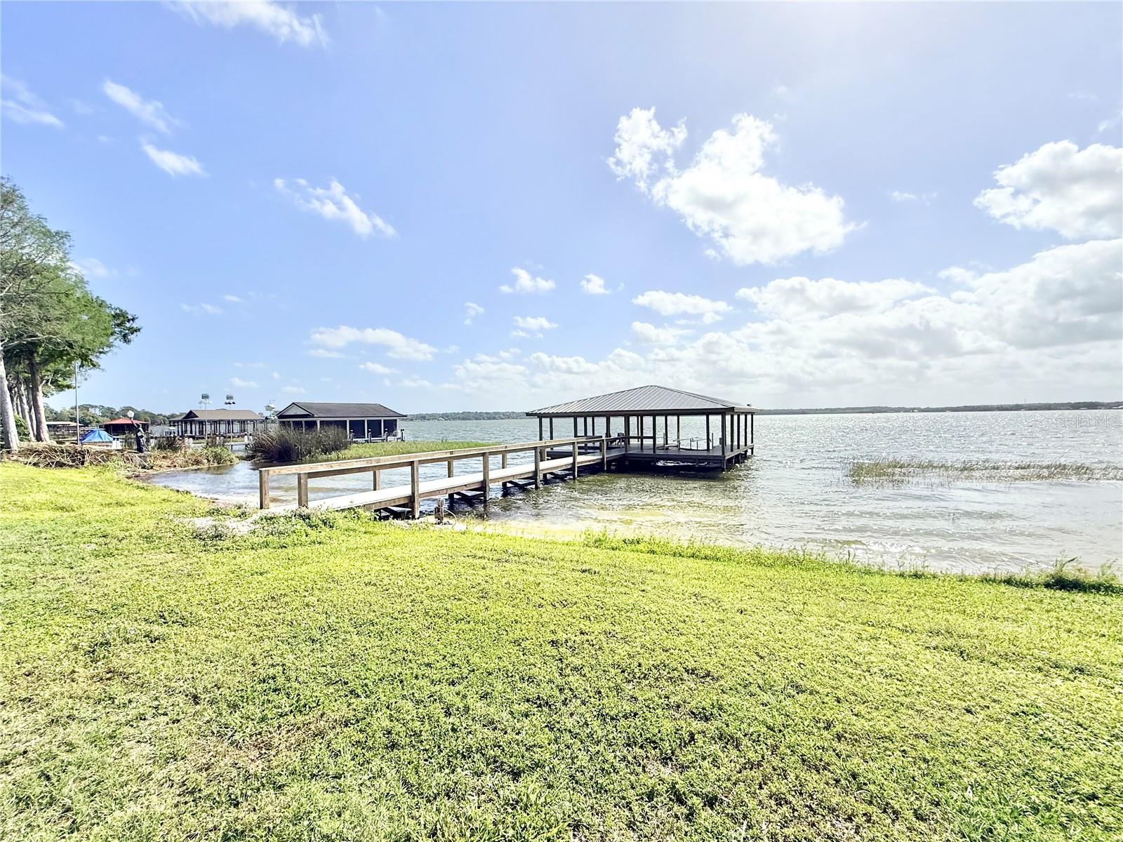 3155 LAKESHORE DR, MOUNT DORA, FL, 32757
