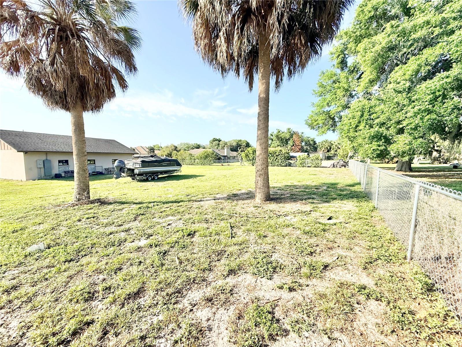 3155 LAKESHORE DR, MOUNT DORA, FL, 32757