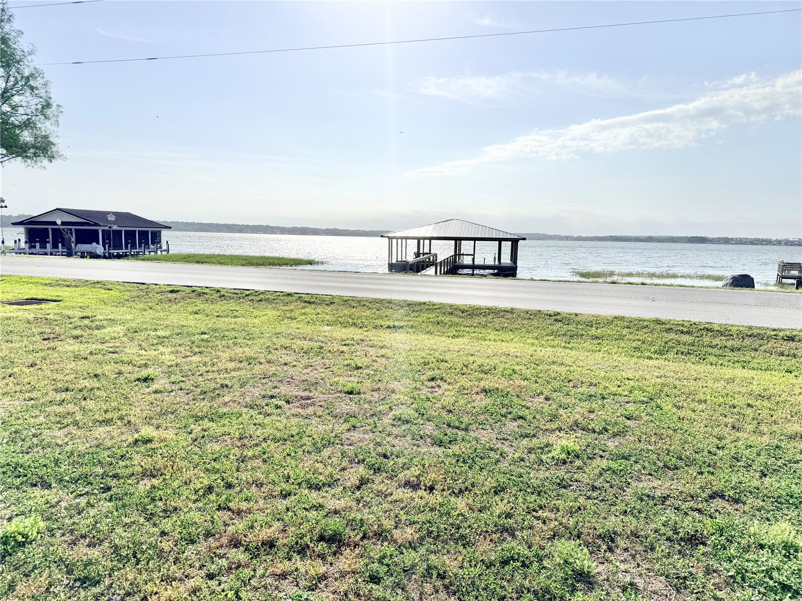 3155 LAKESHORE DR, MOUNT DORA, FL, 32757