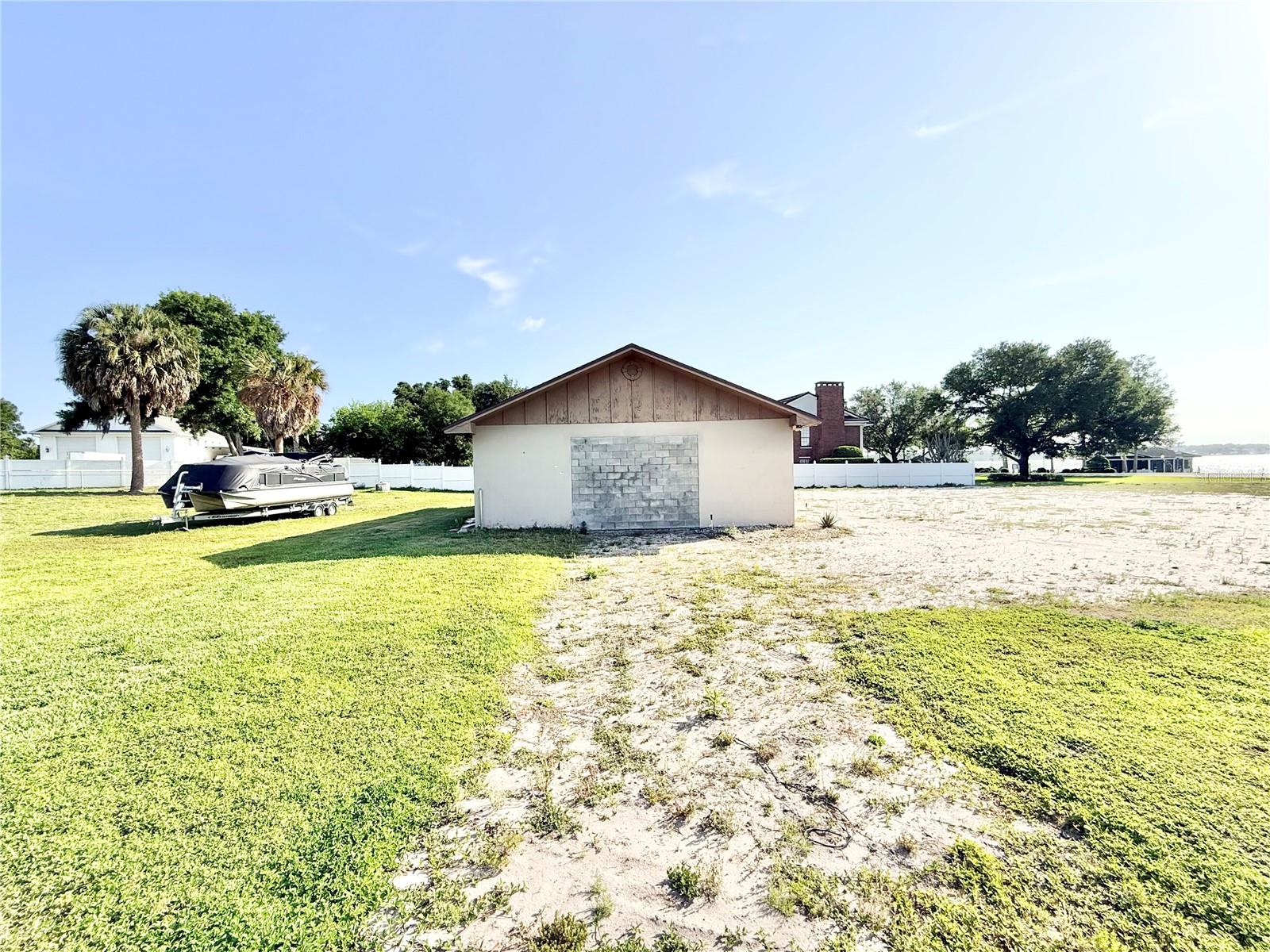 3155 LAKESHORE DR, MOUNT DORA, FL, 32757