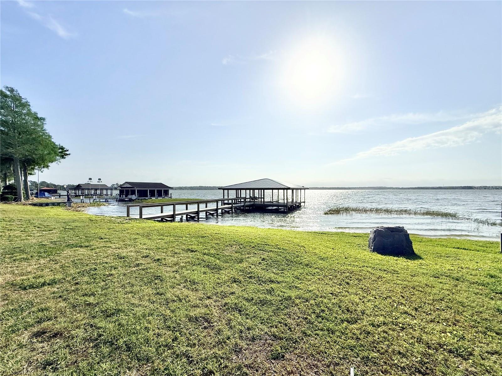 3155 LAKESHORE DR, MOUNT DORA, FL, 32757