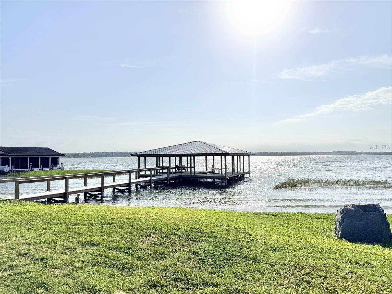 3155 LAKESHORE DR, MOUNT DORA, FL, 32757