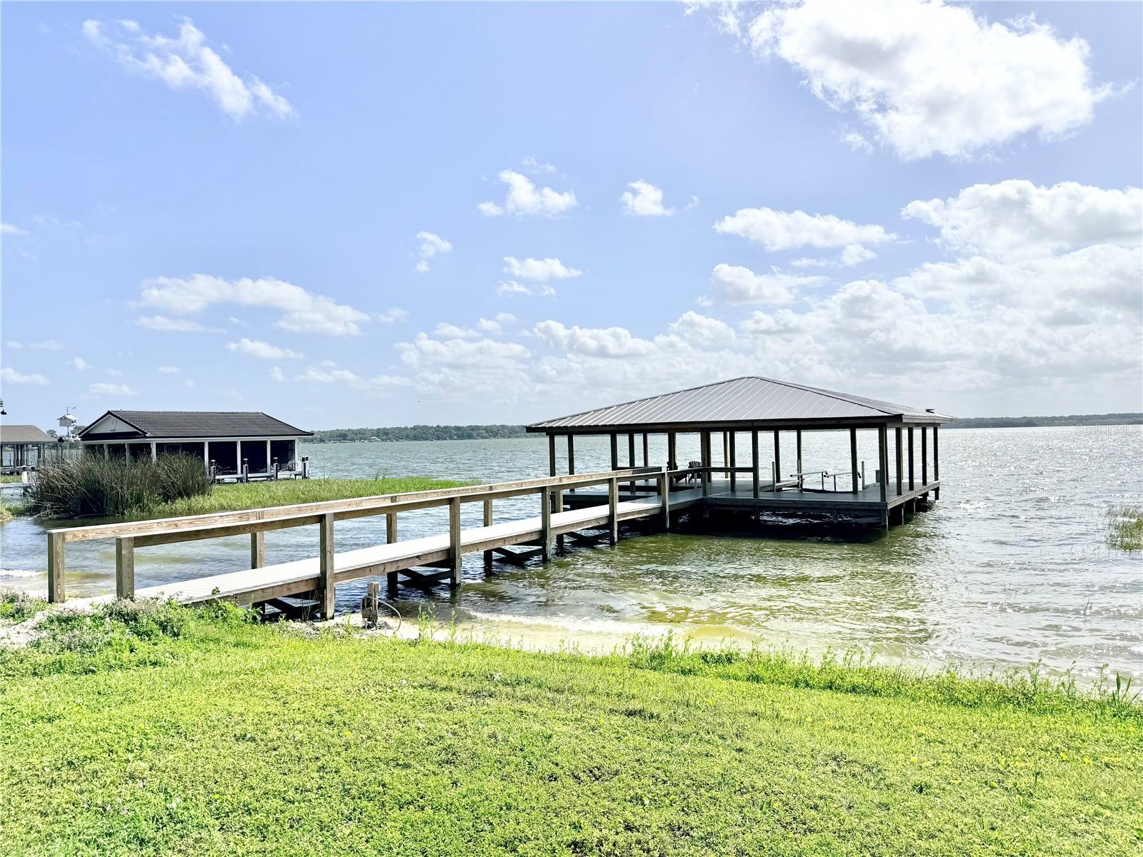 3155 LAKESHORE DR, MOUNT DORA, FL, 32757