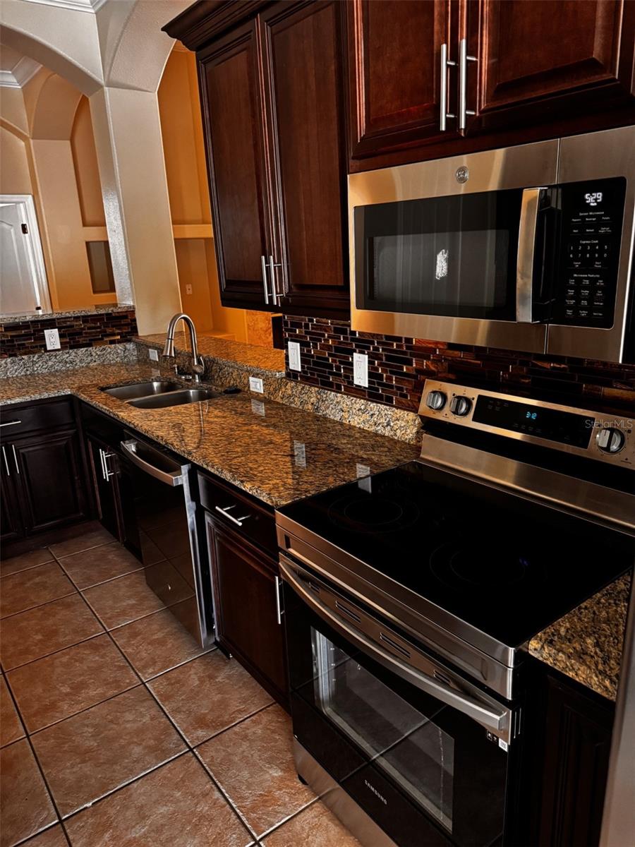 14996 HIDDEN OAKS CIR, CLEARWATER, FL, 33764