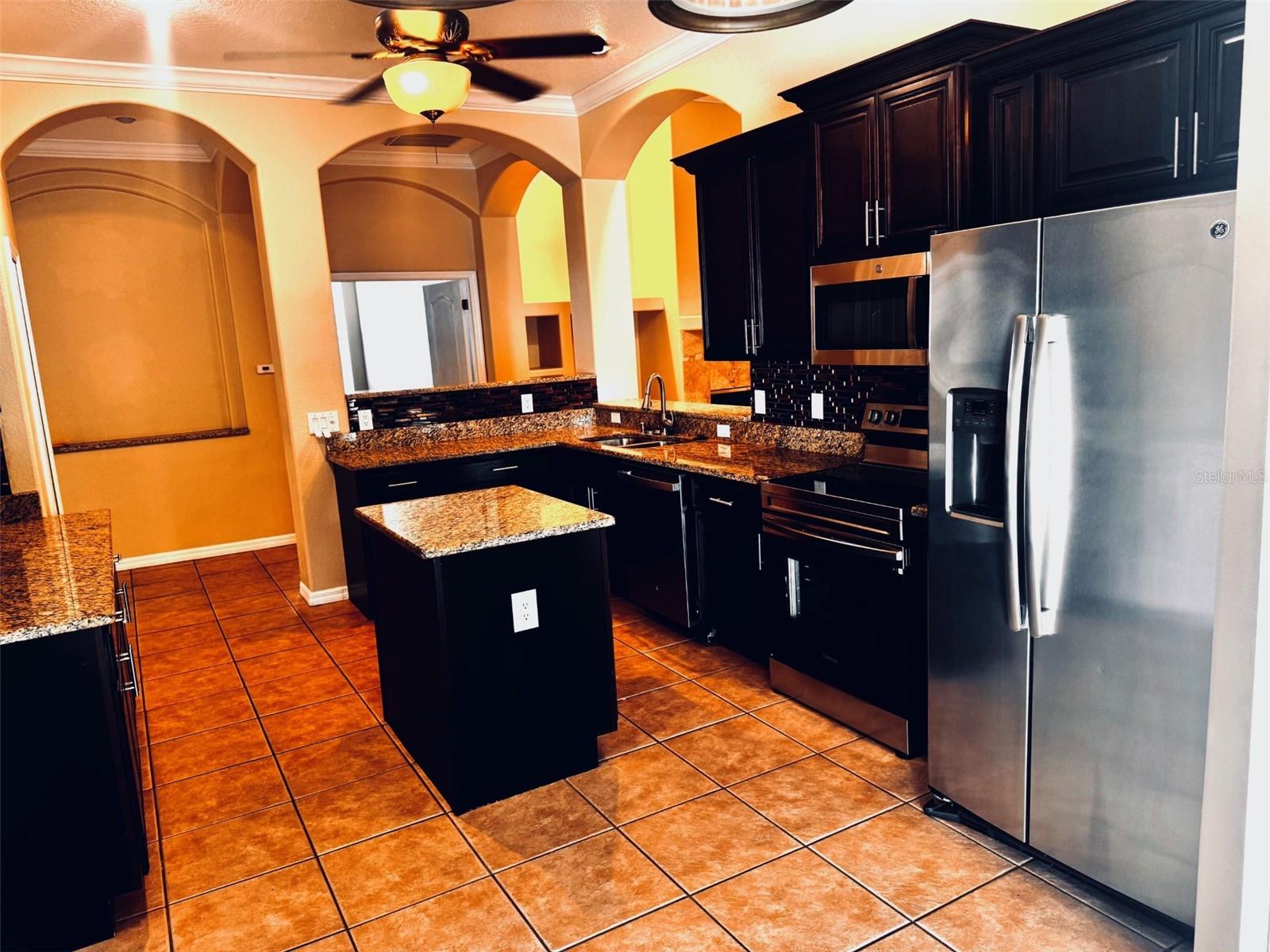 14996 HIDDEN OAKS CIR, CLEARWATER, FL, 33764