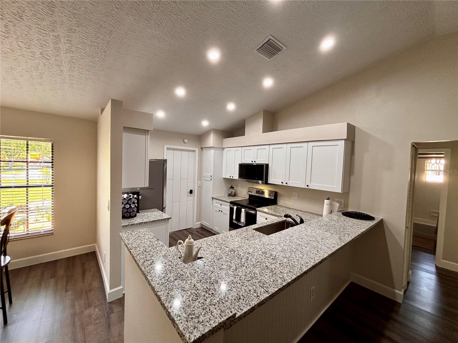 6104 26TH AVE E, BRADENTON, FL, 34208