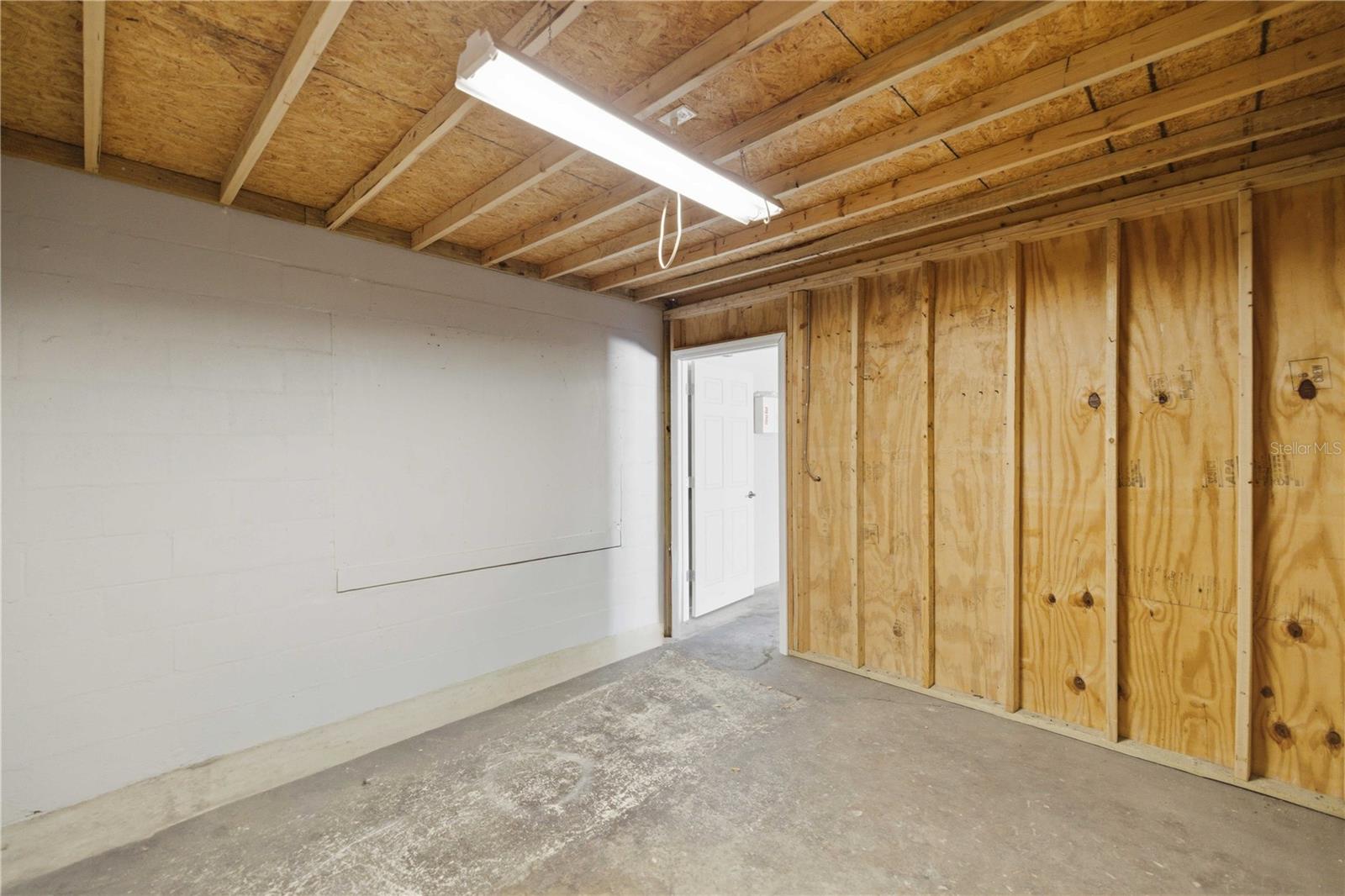 943 NW 17TH AVE, OCALA, FL, 34475