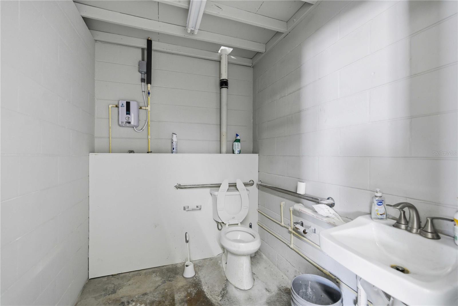 943 NW 17TH AVE, OCALA, FL, 34475