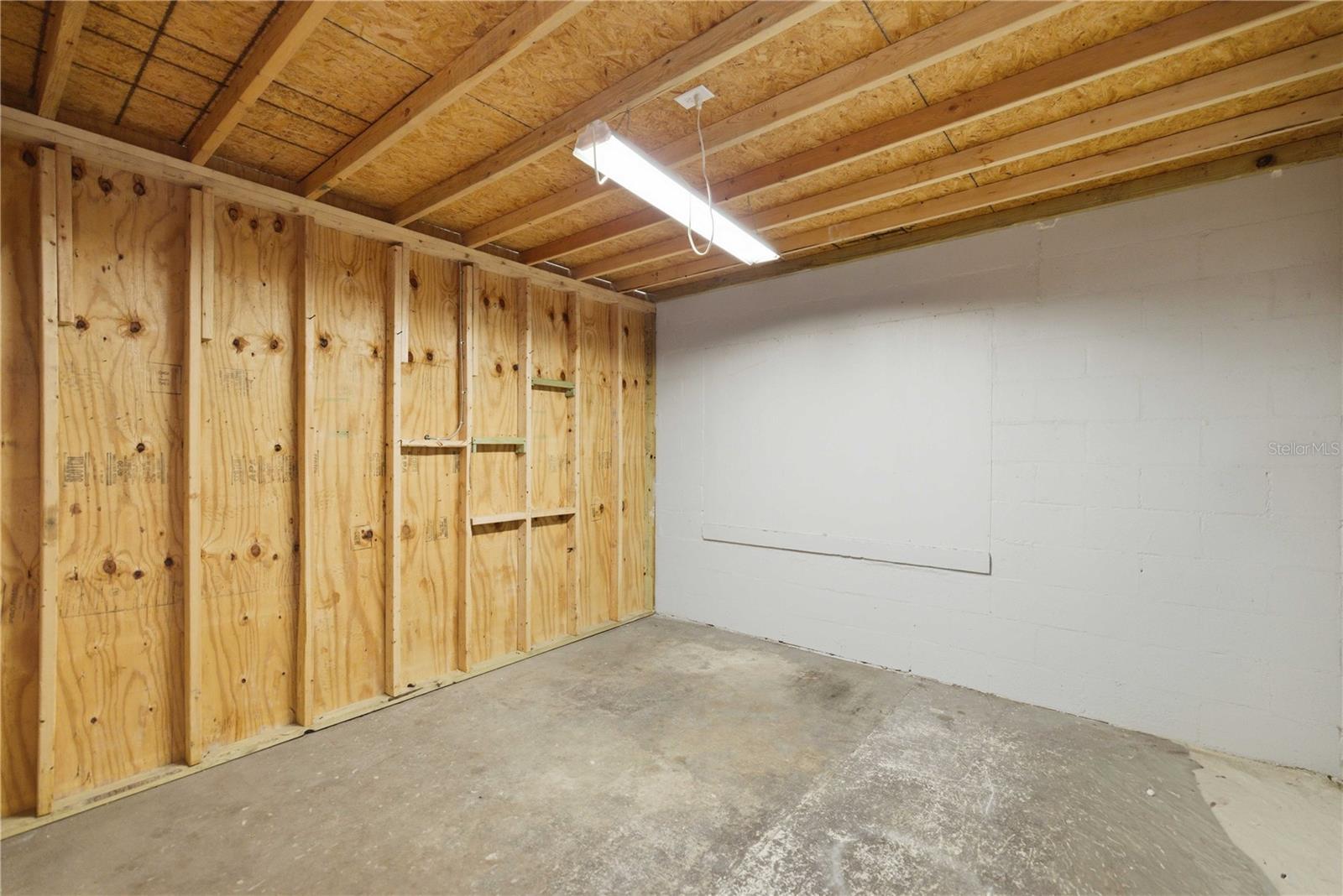 943 NW 17TH AVE, OCALA, FL, 34475