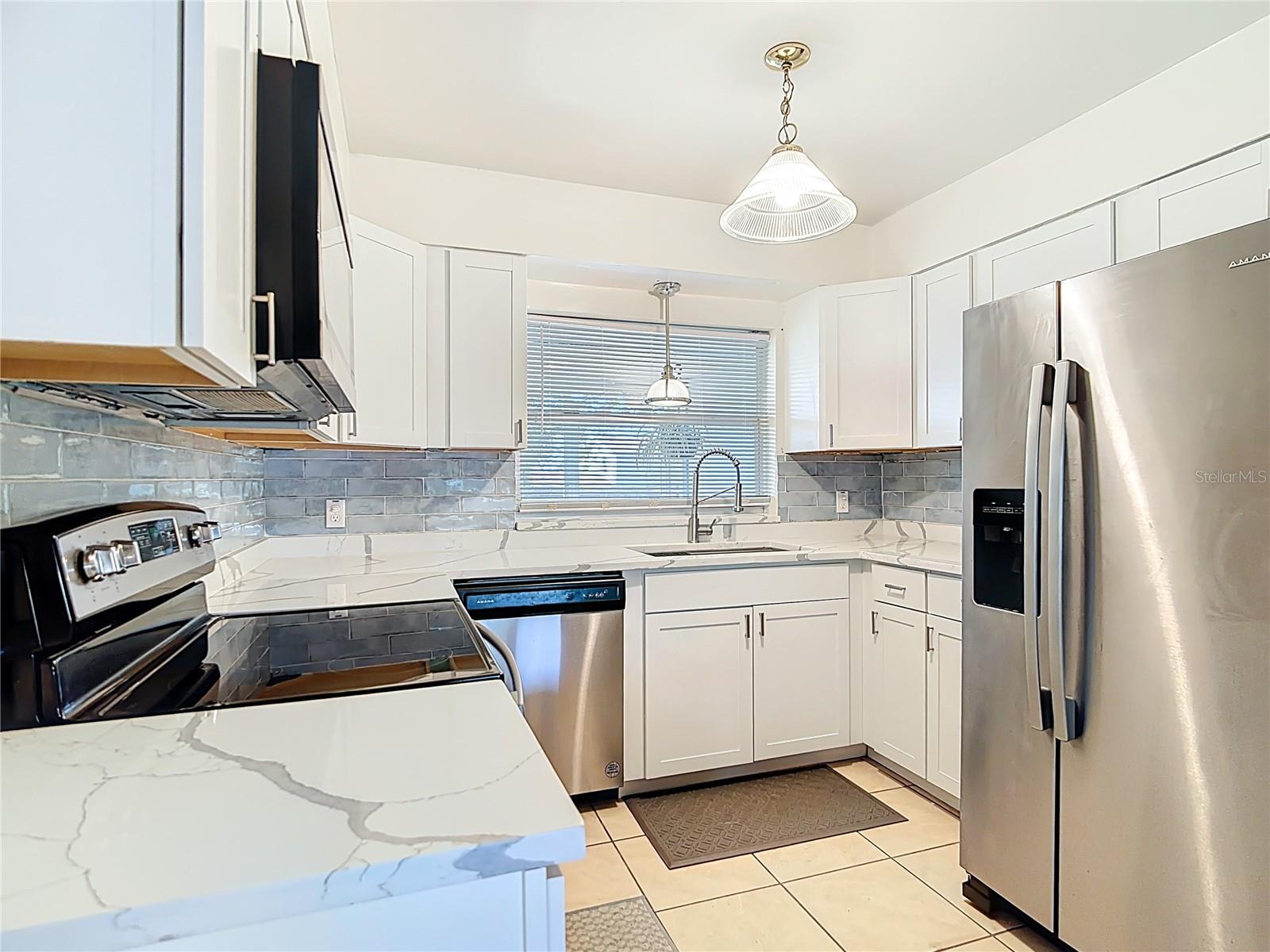 831 HILLSIDE AVE, LAKE WALES, FL, 33853