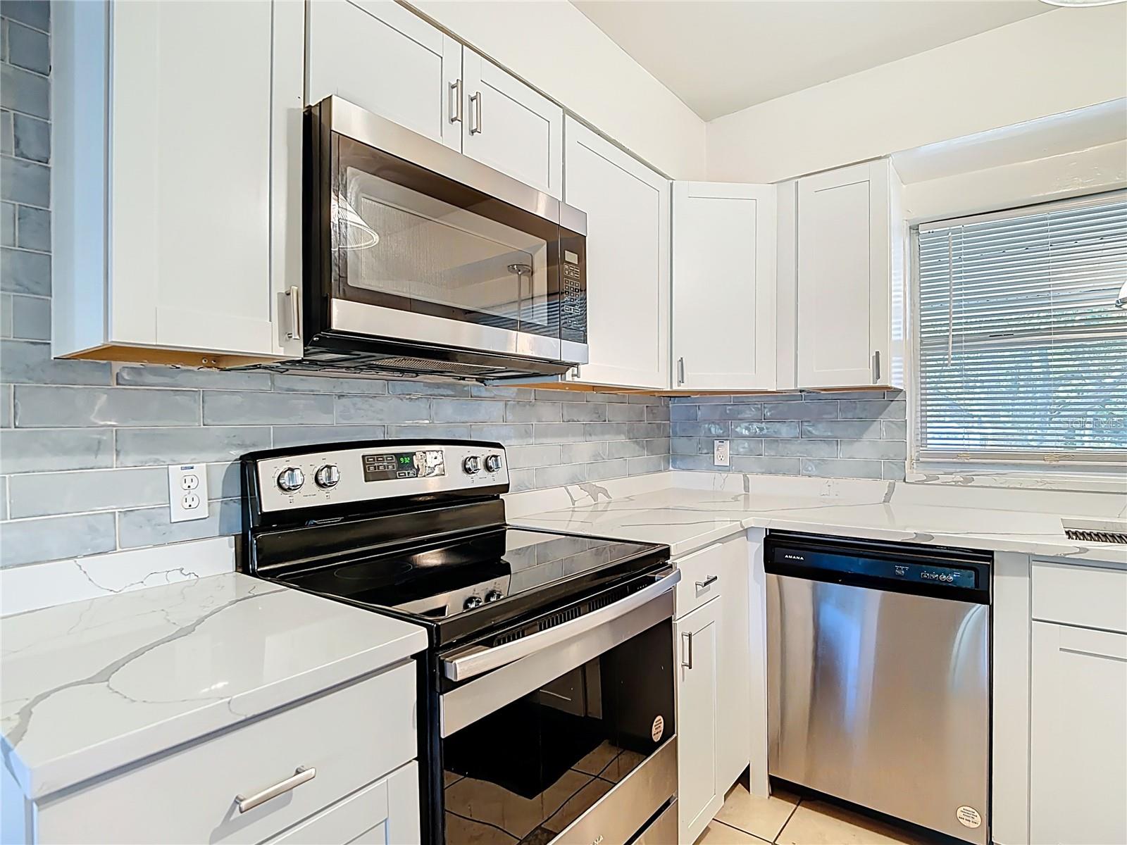 831 HILLSIDE AVE, LAKE WALES, FL, 33853