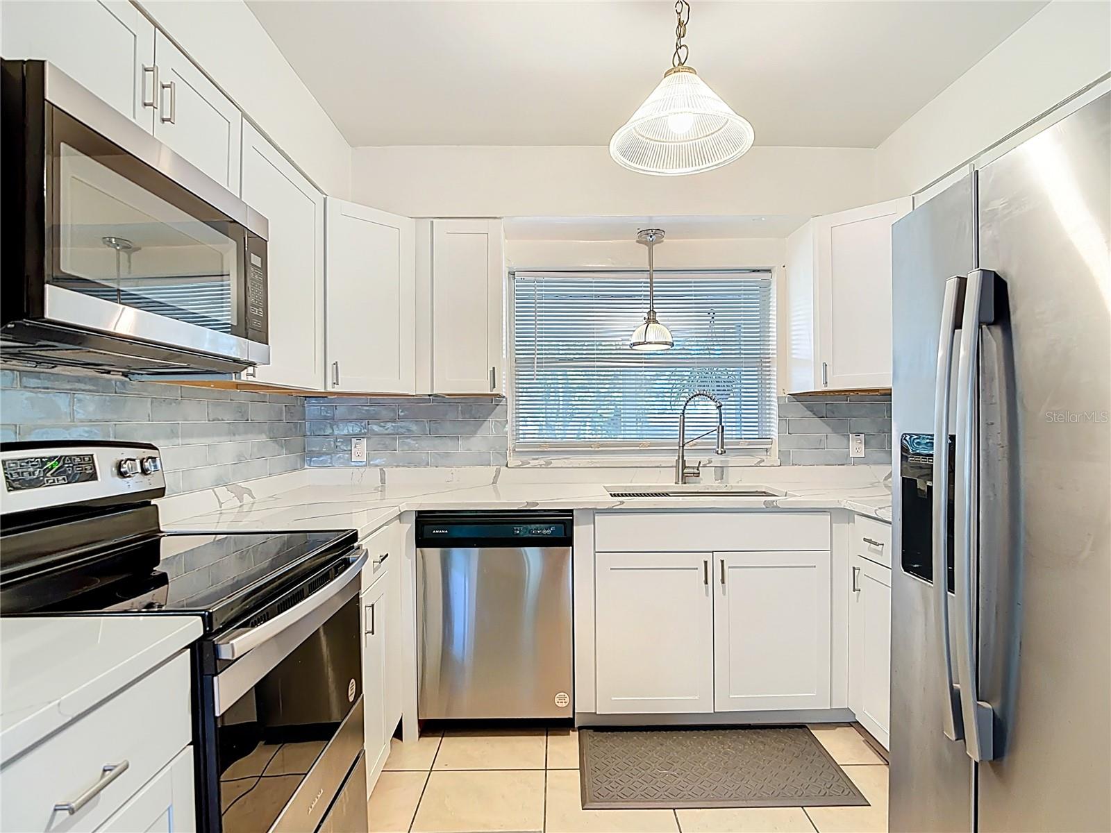 831 HILLSIDE AVE, LAKE WALES, FL, 33853