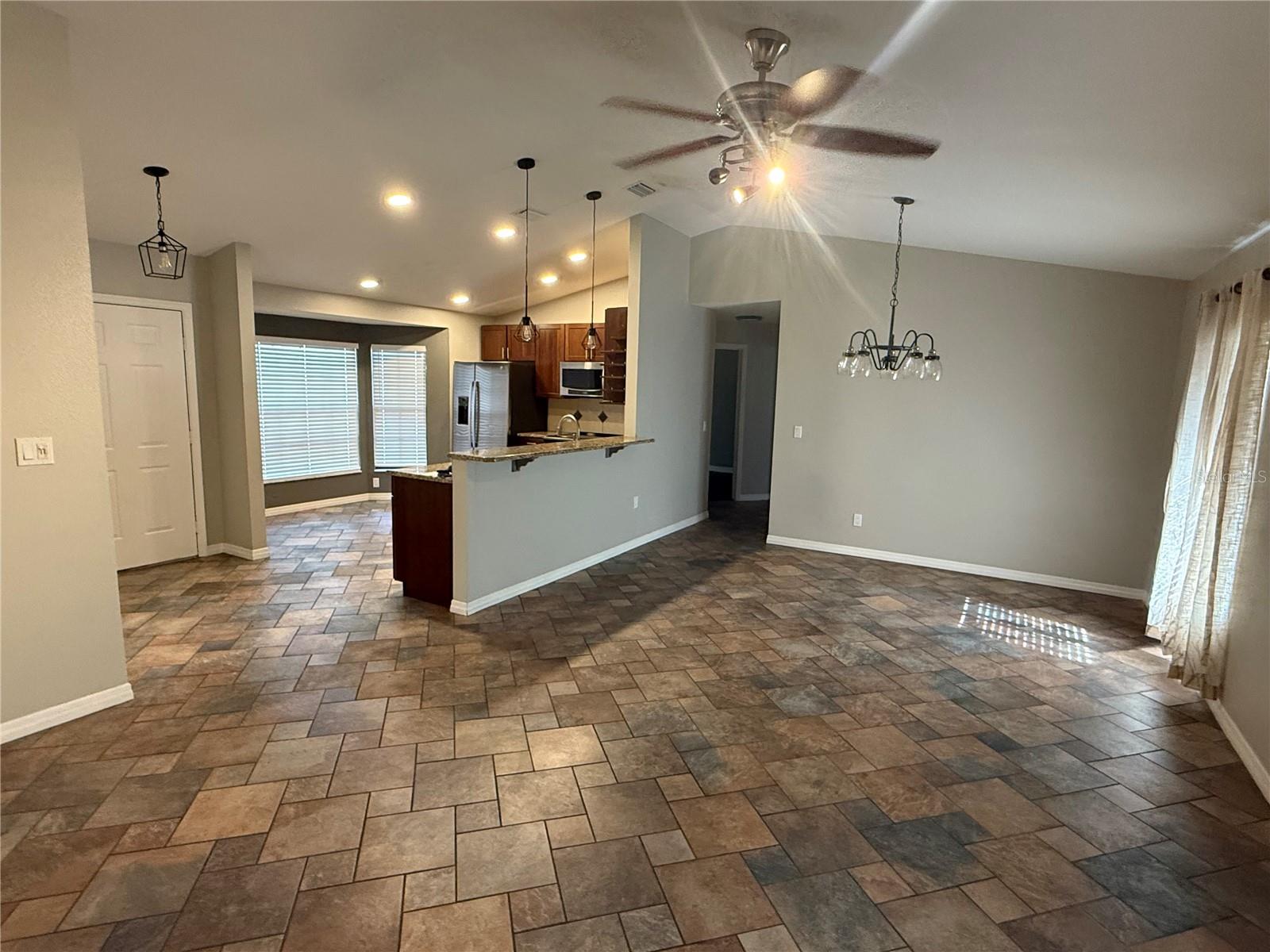 1928 TWISTING LN, WESLEY CHAPEL, FL, 33543