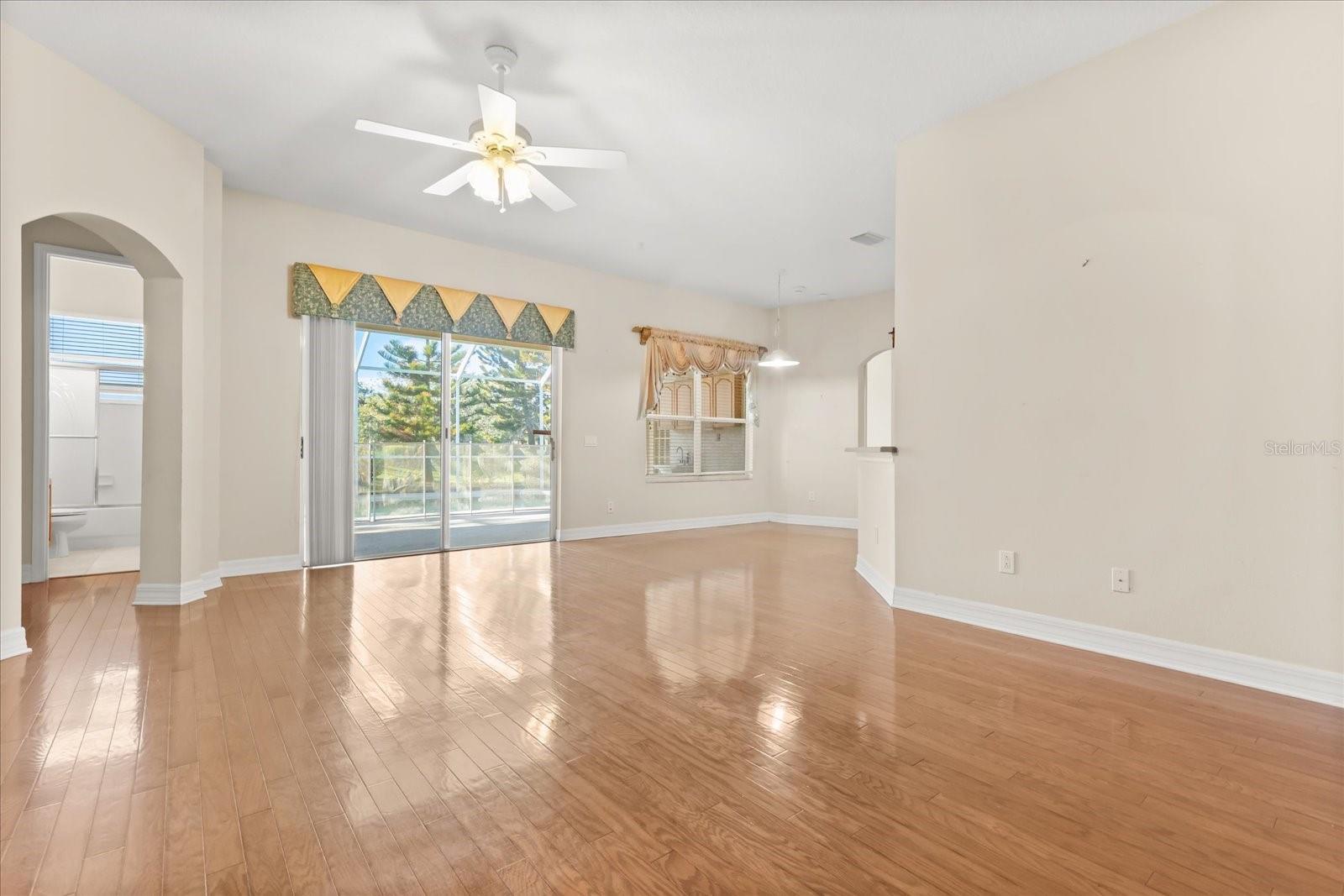 19027 DOVE CREEK DR, TAMPA, FL, 33647