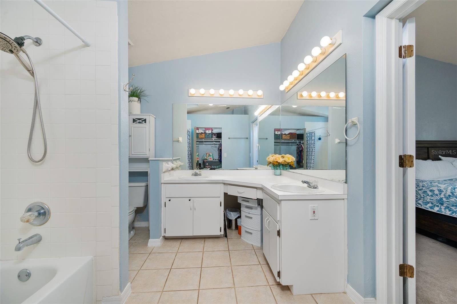 2327 NW 41ST AVE, GAINESVILLE, FL, 32605