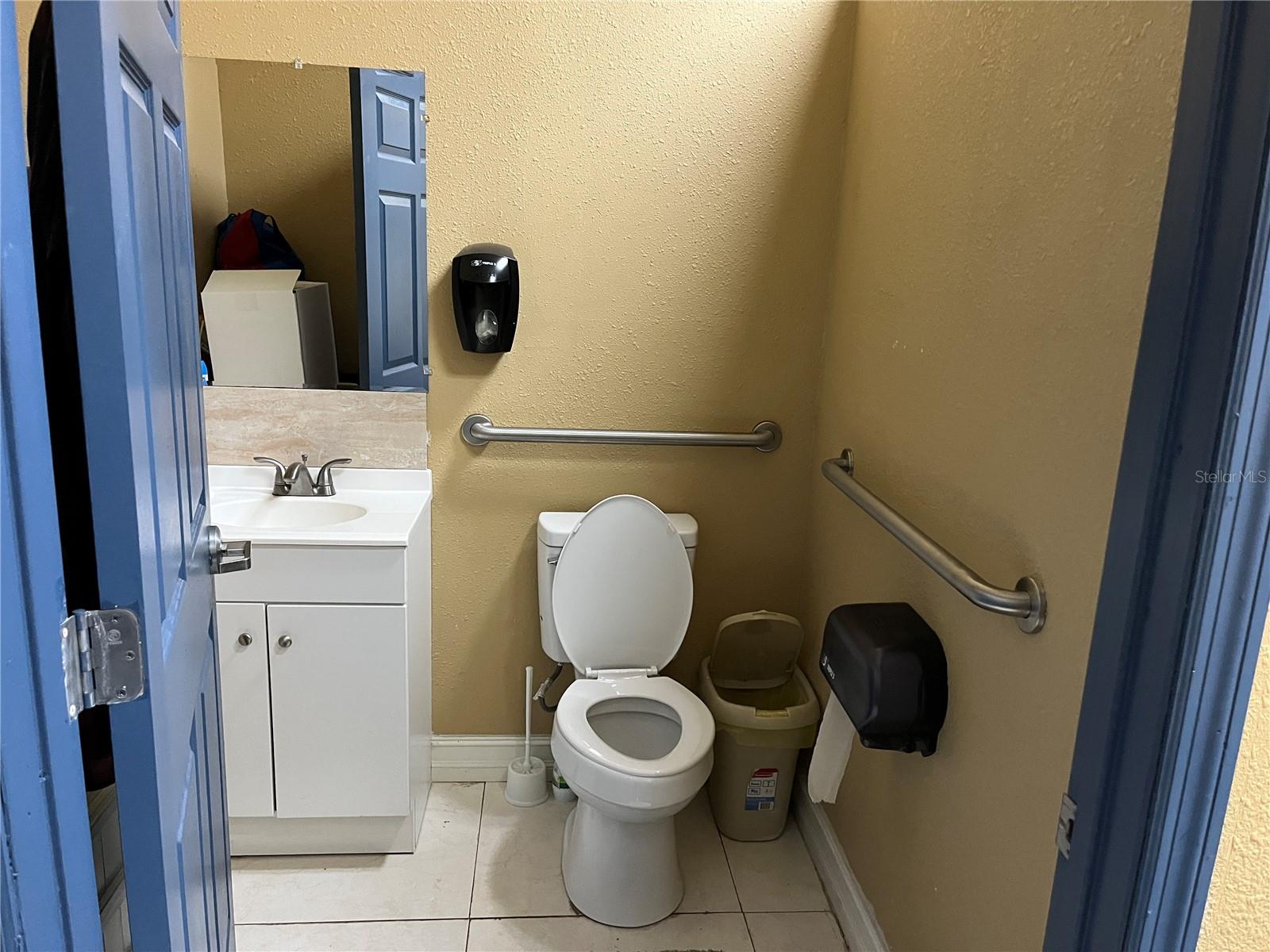 WEKIVA EXECUTIVE CENTRE CONDO, APOPKA, FL, 32703