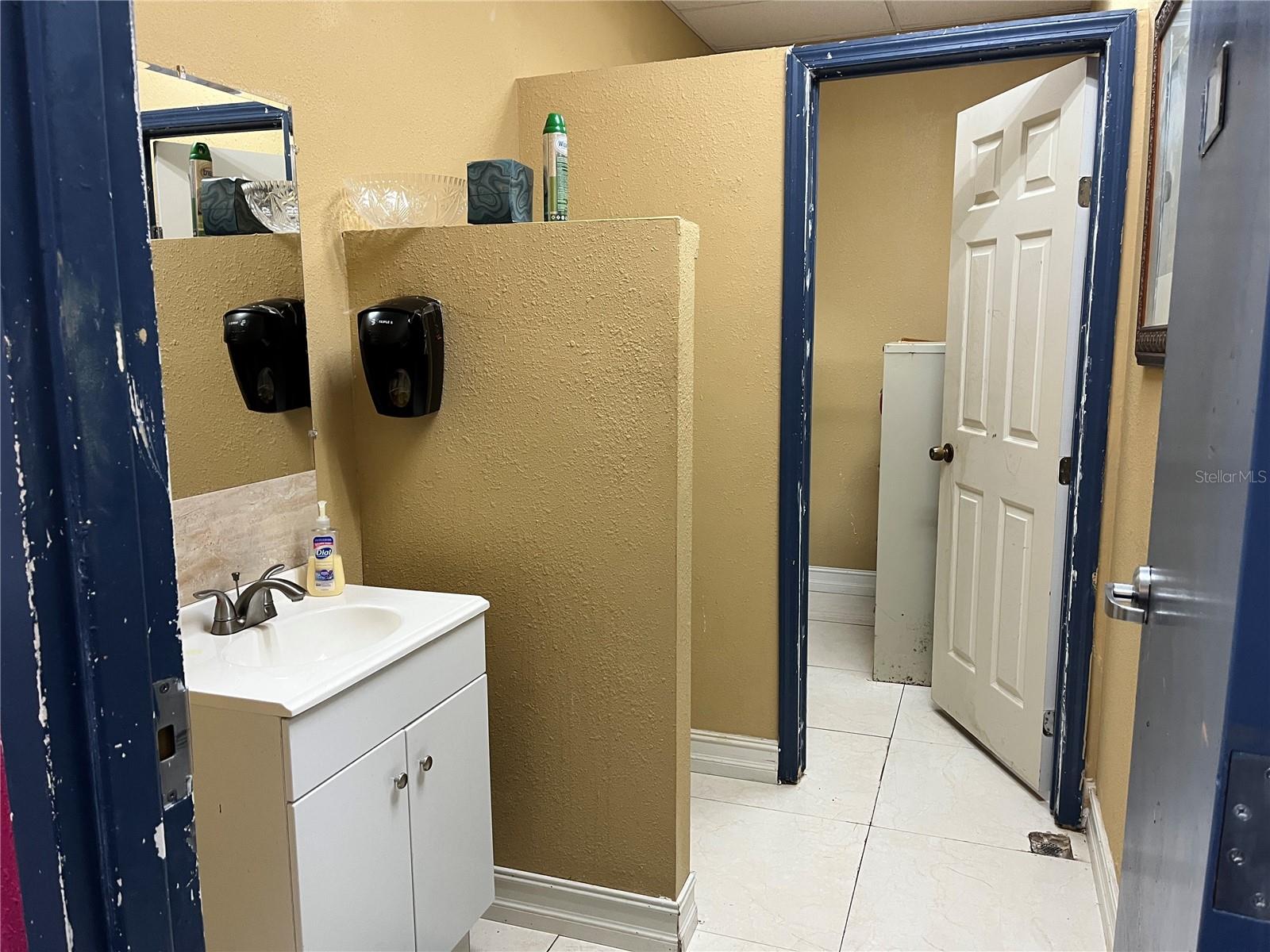 WEKIVA EXECUTIVE CENTRE CONDO, APOPKA, FL, 32703