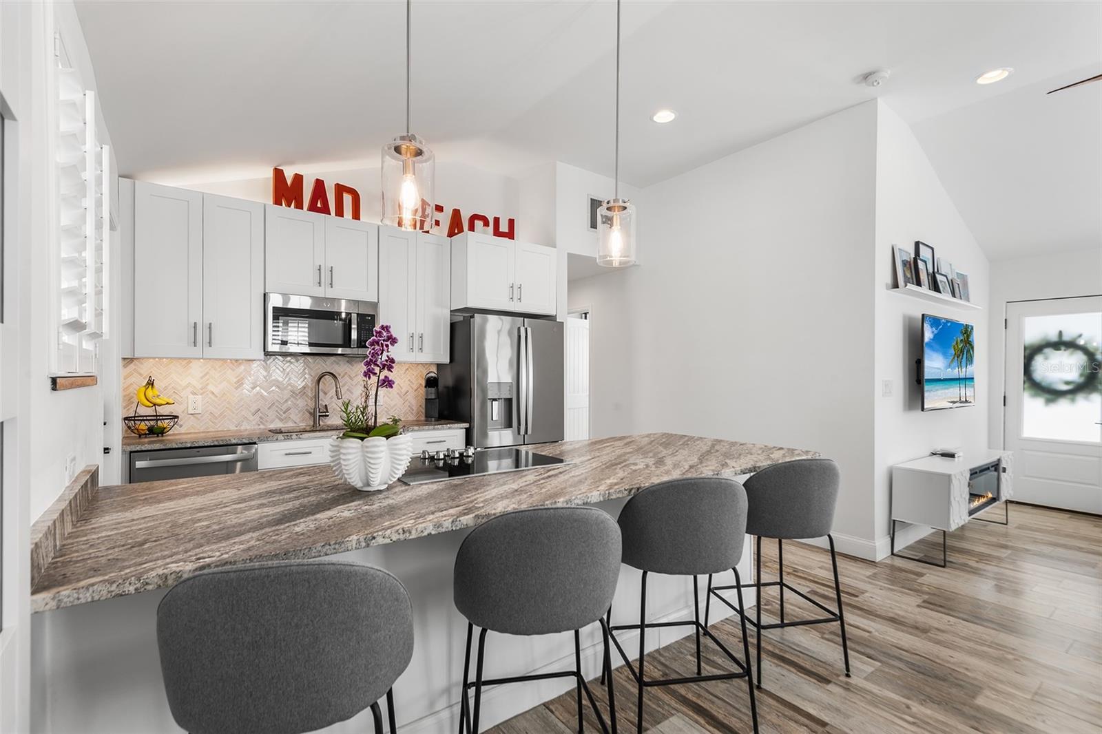 14024 N BAYSHORE DR, MADEIRA BEACH, FL, 33708