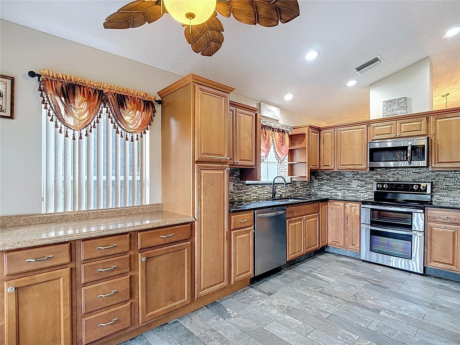 14127 WHITECAP AVE, HUDSON, FL, 34667