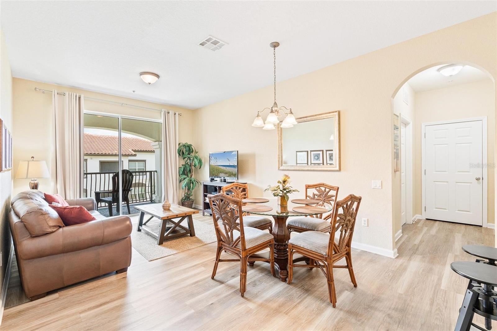 4024 BREAKVIEW DR #402, ORLANDO, FL, 32819