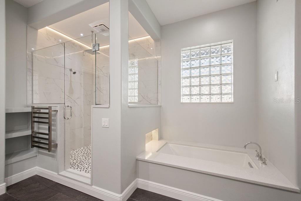 3868 HUNTERS ISLE DR, ORLANDO, FL, 32837