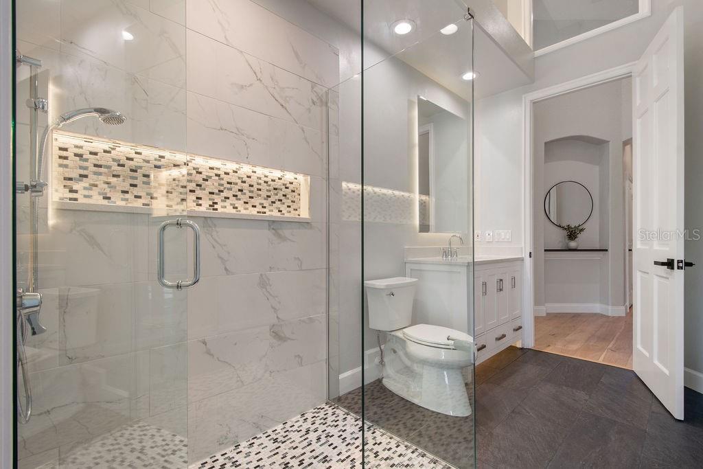 3868 HUNTERS ISLE DR, ORLANDO, FL, 32837