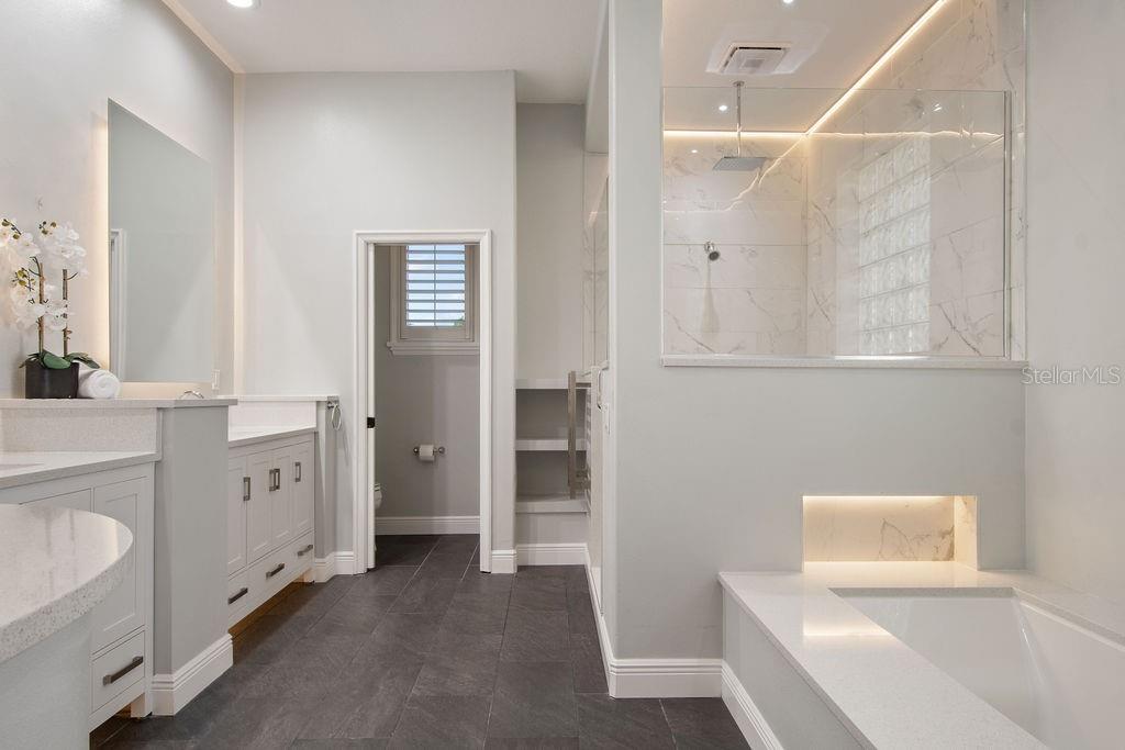 3868 HUNTERS ISLE DR, ORLANDO, FL, 32837