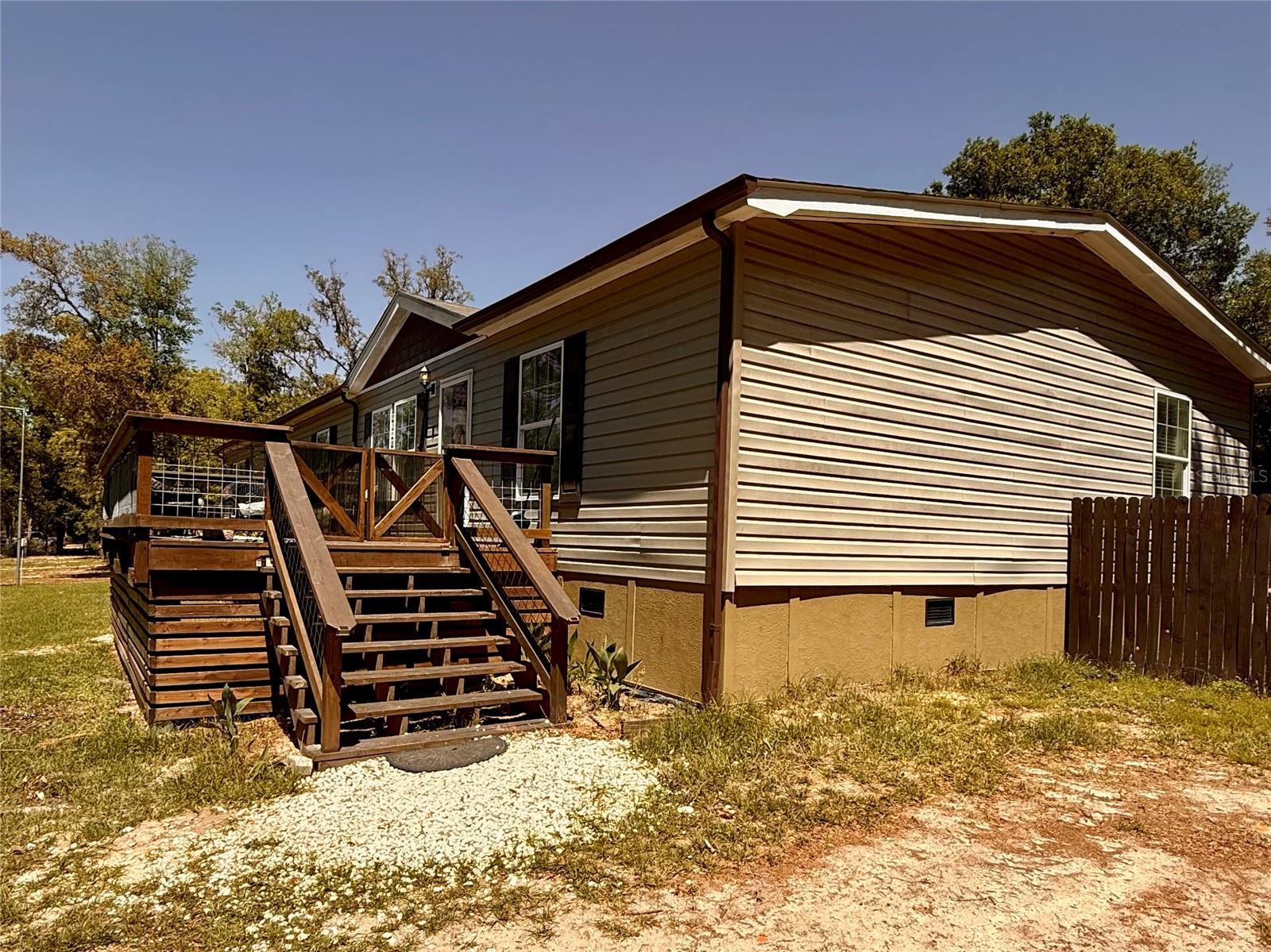 9711 SE HIGHWAY 464C, OCKLAWAHA, FL, 32179