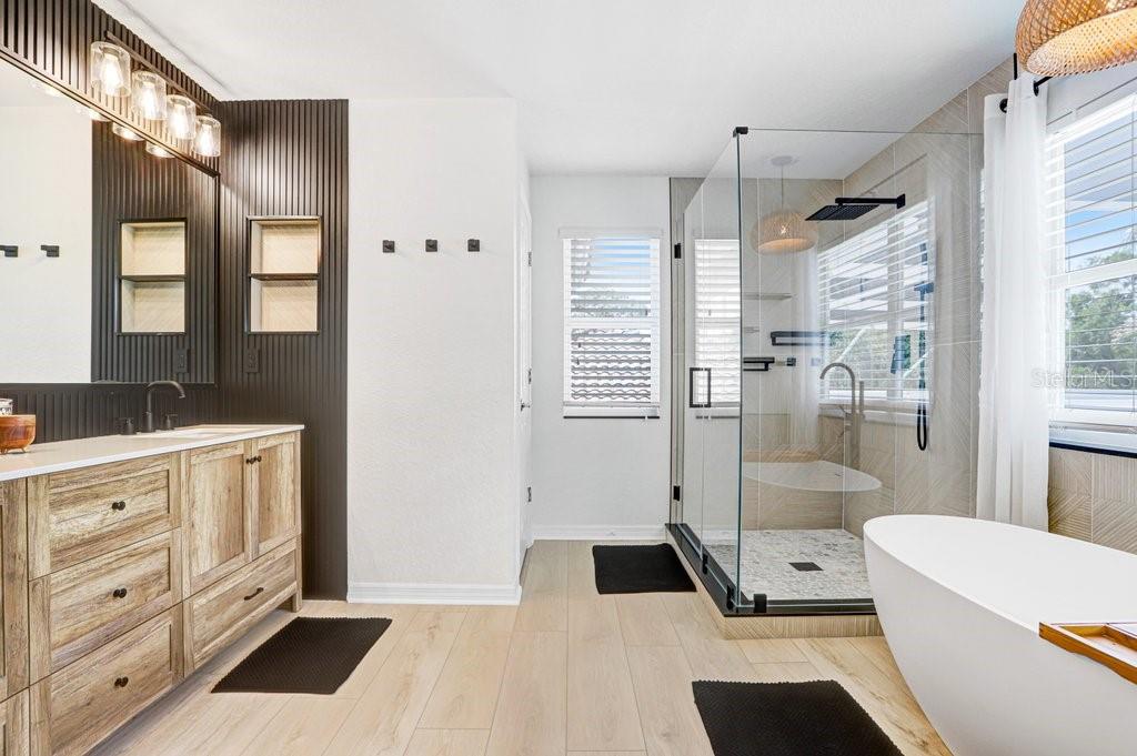 18124 COURTNEY BREEZE DR, TAMPA, FL, 33647