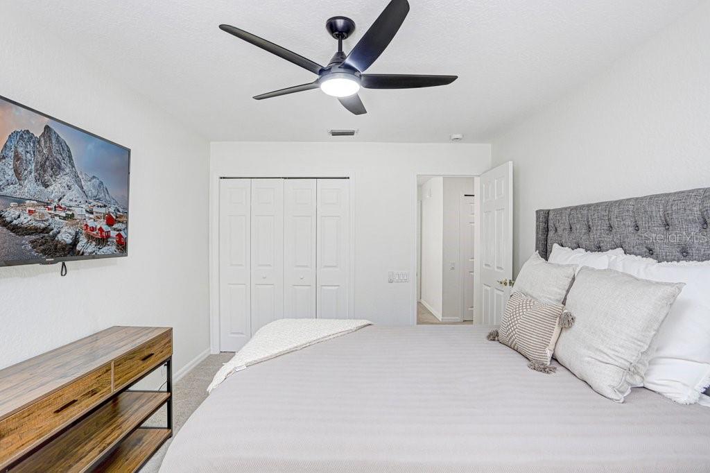 18124 COURTNEY BREEZE DR, TAMPA, FL, 33647