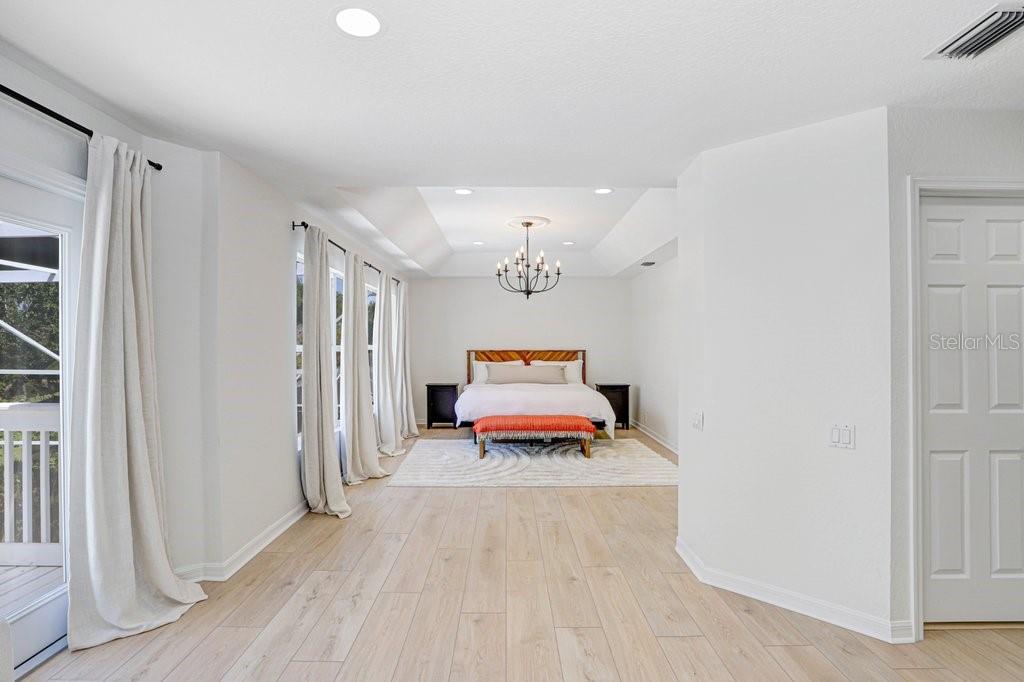 18124 COURTNEY BREEZE DR, TAMPA, FL, 33647