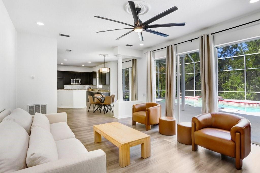 18124 COURTNEY BREEZE DR, TAMPA, FL, 33647