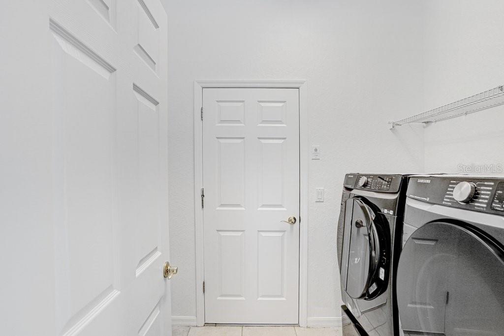 18124 COURTNEY BREEZE DR, TAMPA, FL, 33647