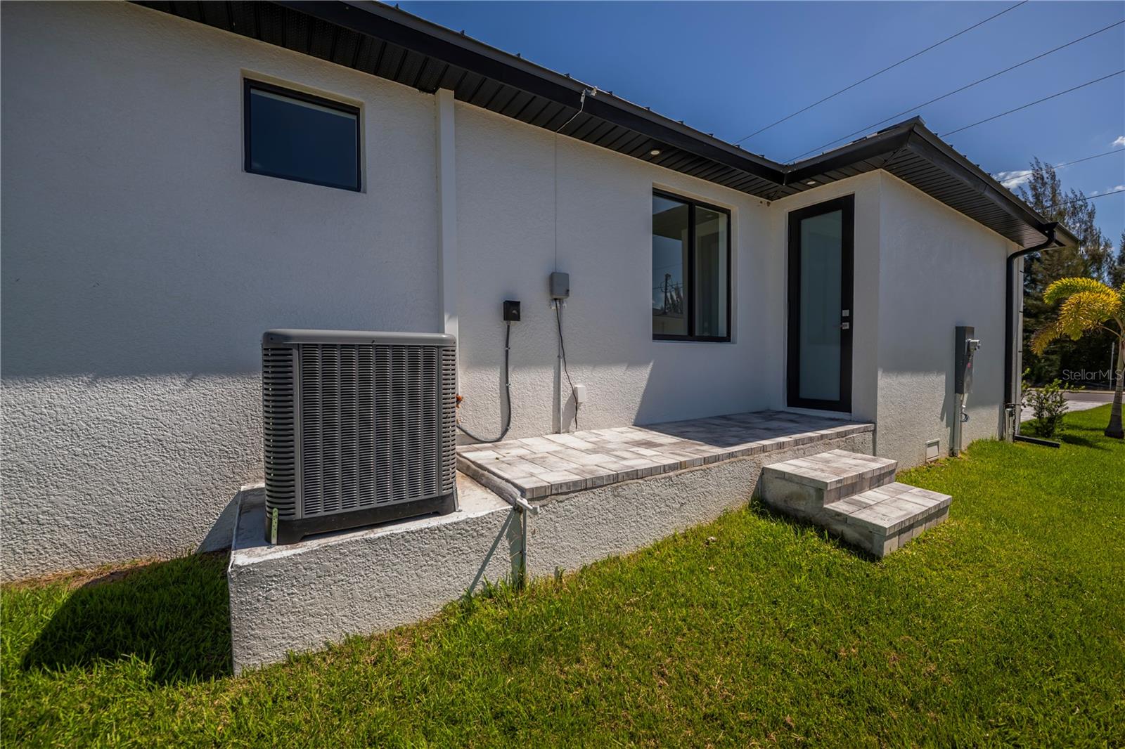 9493 ST PAUL DR, PORT CHARLOTTE, FL, 33981