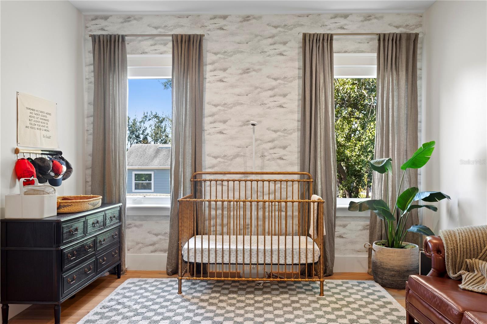 2402 W PARKLAND BLVD, TAMPA, FL, 33609