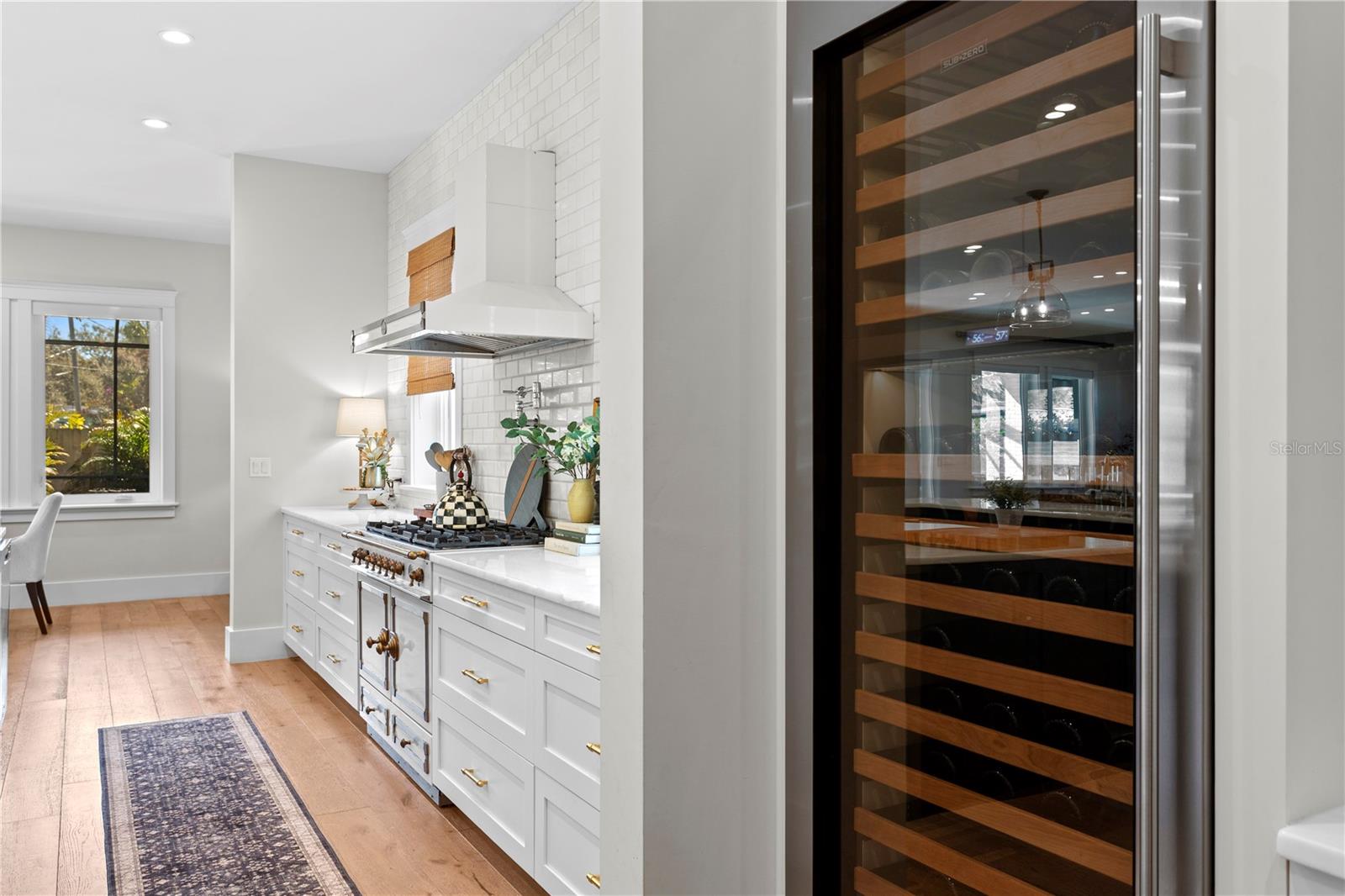 2402 W PARKLAND BLVD, TAMPA, FL, 33609