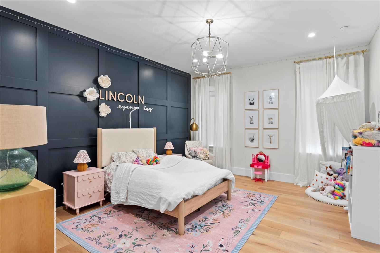 2402 W PARKLAND BLVD, TAMPA, FL, 33609