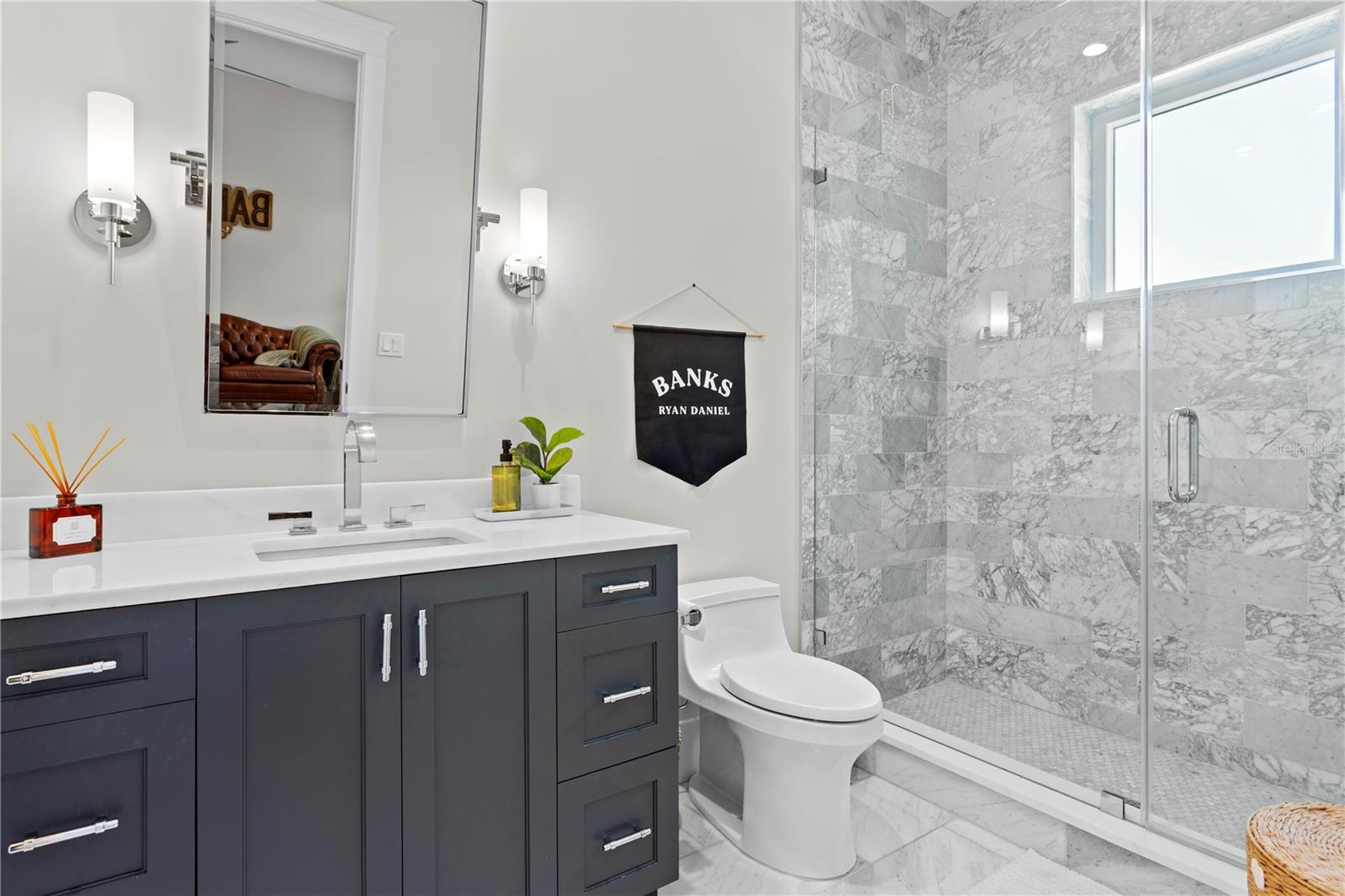 2402 W PARKLAND BLVD, TAMPA, FL, 33609